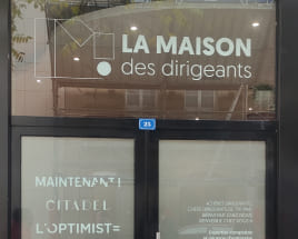 Locaux Loptimiste Paris devanture extérieur
